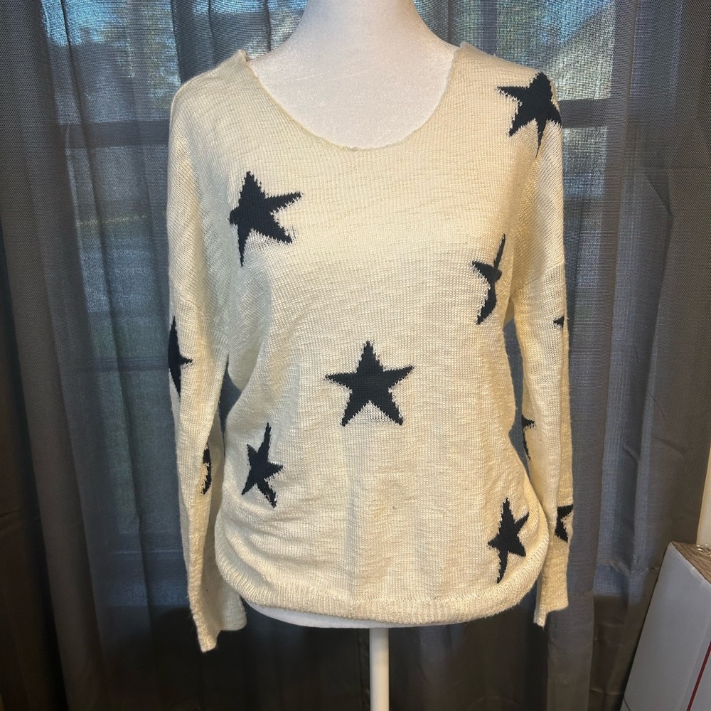 Moon & Madison Cream and Navy V-Neck Sweater
